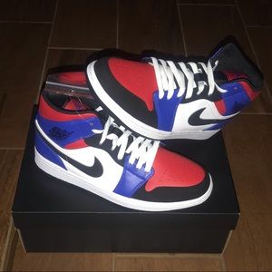 Jordan 1 Mid Top 3 size 9.5